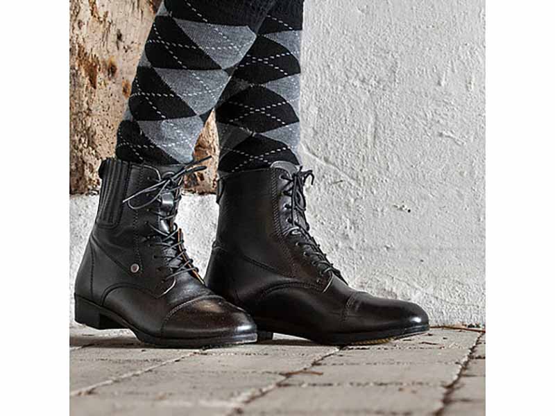 schwarze Stiefelette