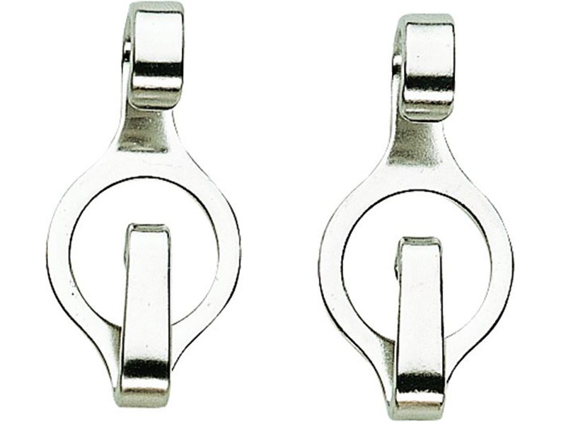 zwei silberne Kinnkettenhaken