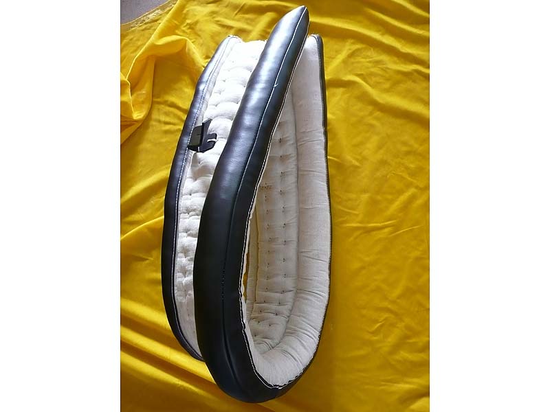 Schwarz weises Kummt für Pferdegeschirr