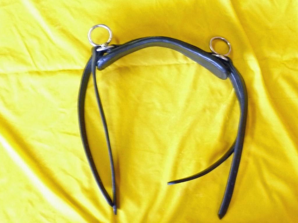 Schwarzer Halskoppelriemen für Pferdegeschirr