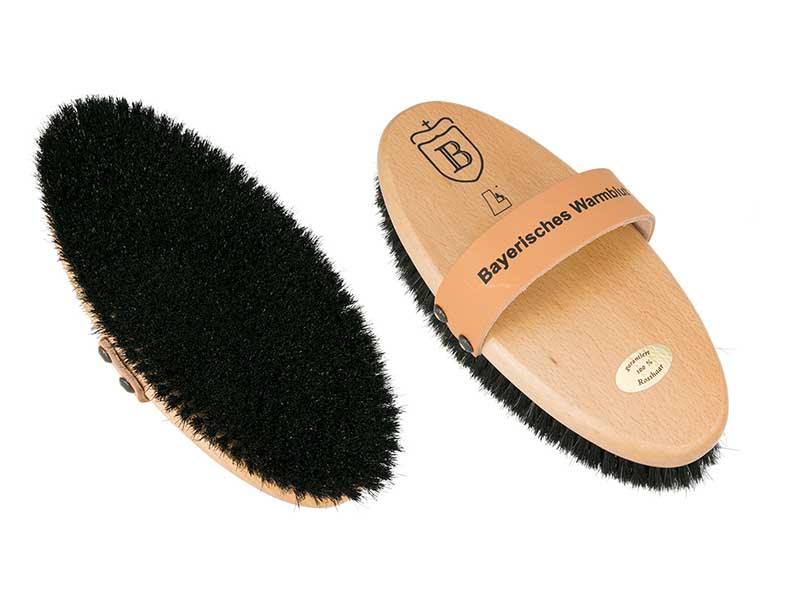 Kardätsche mit Holzgriff und dunklem Rosshaar